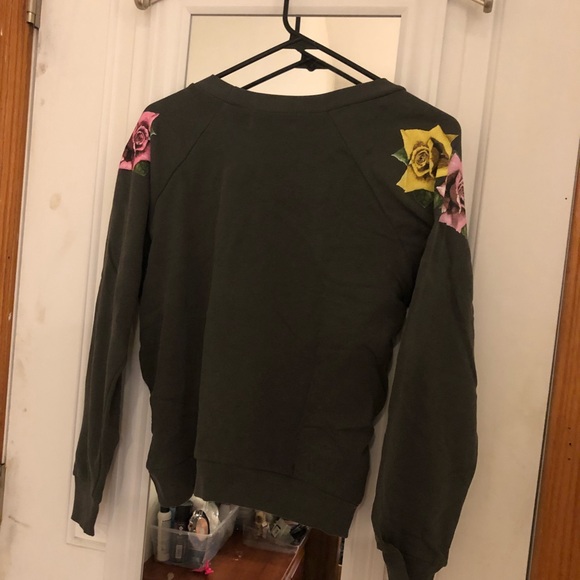 Wildfox Bombshell Sweatshirt NWT - Picture 2 of 7